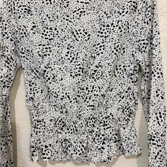 Japna Black and White long sleeves  Patterned Blouse elastic waist - Picture 6 of 7